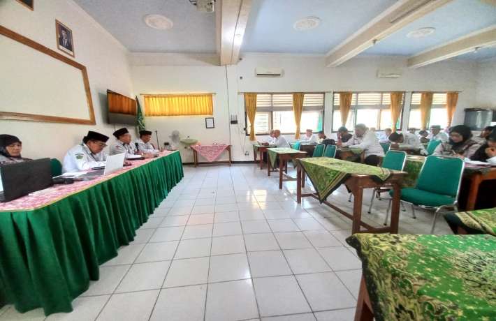 Rapat Evaluasi Bulanan MAN 1 Kebumen Kepala Madrasah Tegaskan 7 Poin Utama untuk Seluruh Guru dan Tendik