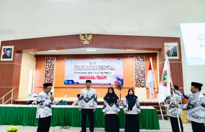 Pengurus PGRI MAN 1 Kebumen Masa Bakti 2025-2030 Dilantik di Hadapan Pejabat Kemenag