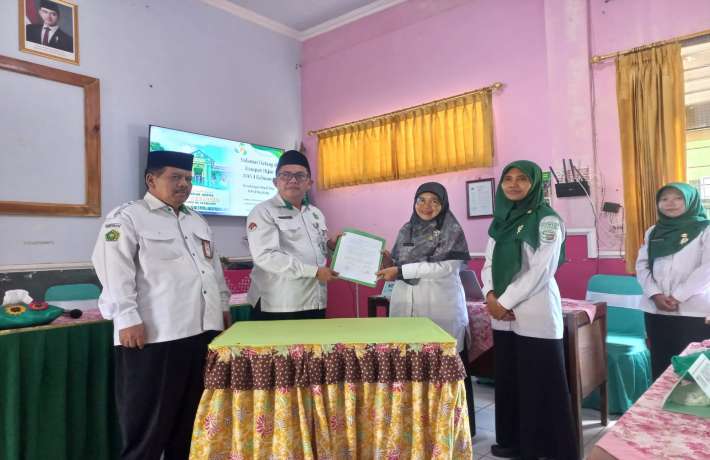 Perkuat Sinergi Lingkungan MAN 1 Magelang Lakukan Studi Tiru Adiwiyata di MAN 1 Kebumen