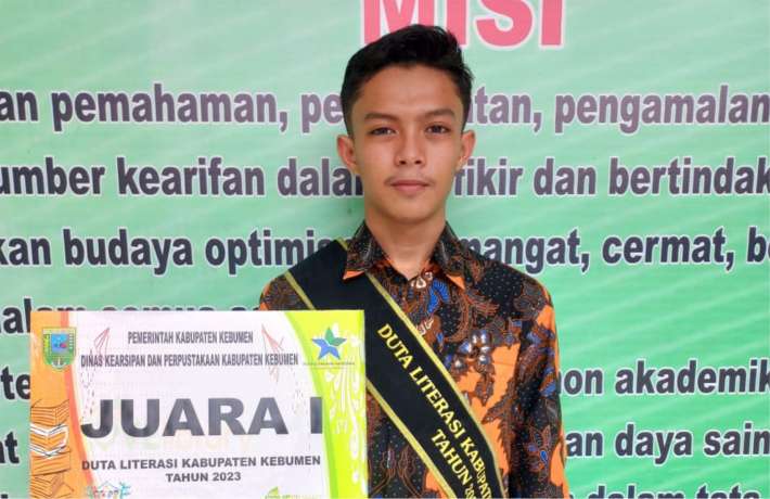 Tampil Bersinar Muhammad Windifo Diega Putra Keluar Sebagai Juara 1 Duta literasi Kebumen