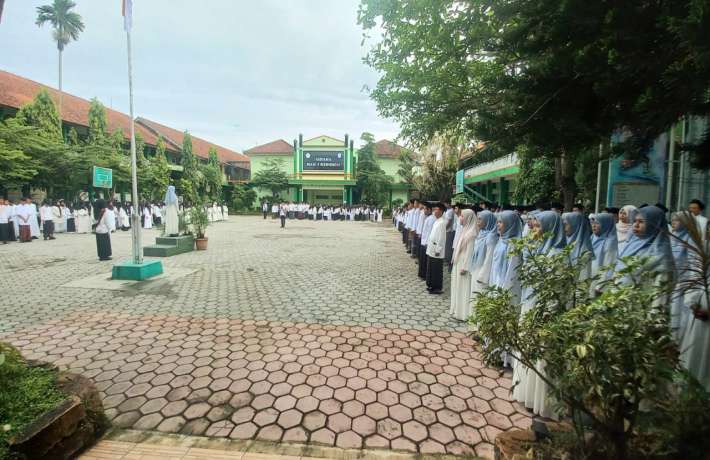 MAN 1 Kebumen Gelar Mujahadah dan Apel Teguhkan Peran Santri dalam Mengawal Indonesia Menuju Peradaban Dunia