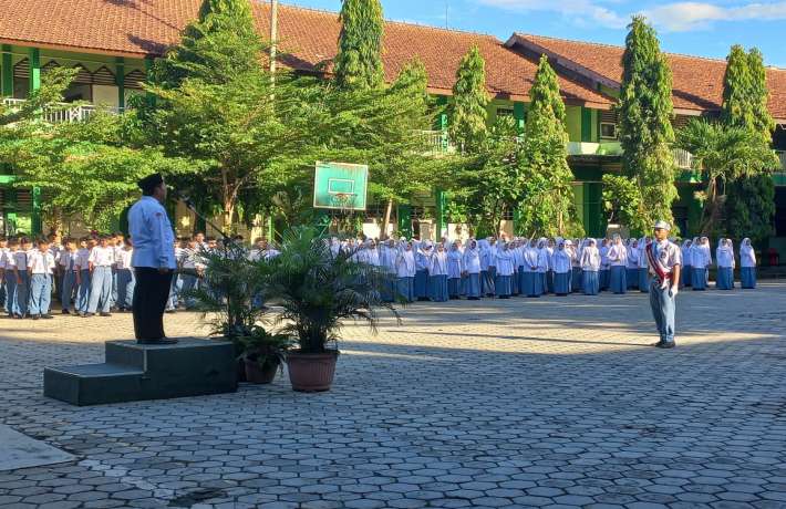 Gelora Cinta Madrasah: H. Muhiban Awali Masa Tugas dengan Upacara Perdana di MAN 1 Kebumen